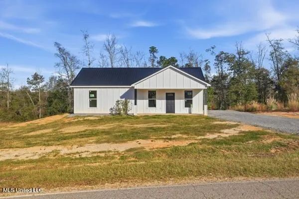 $220,000 | 139 Beaver Dam Road, McHenry, MS 39561