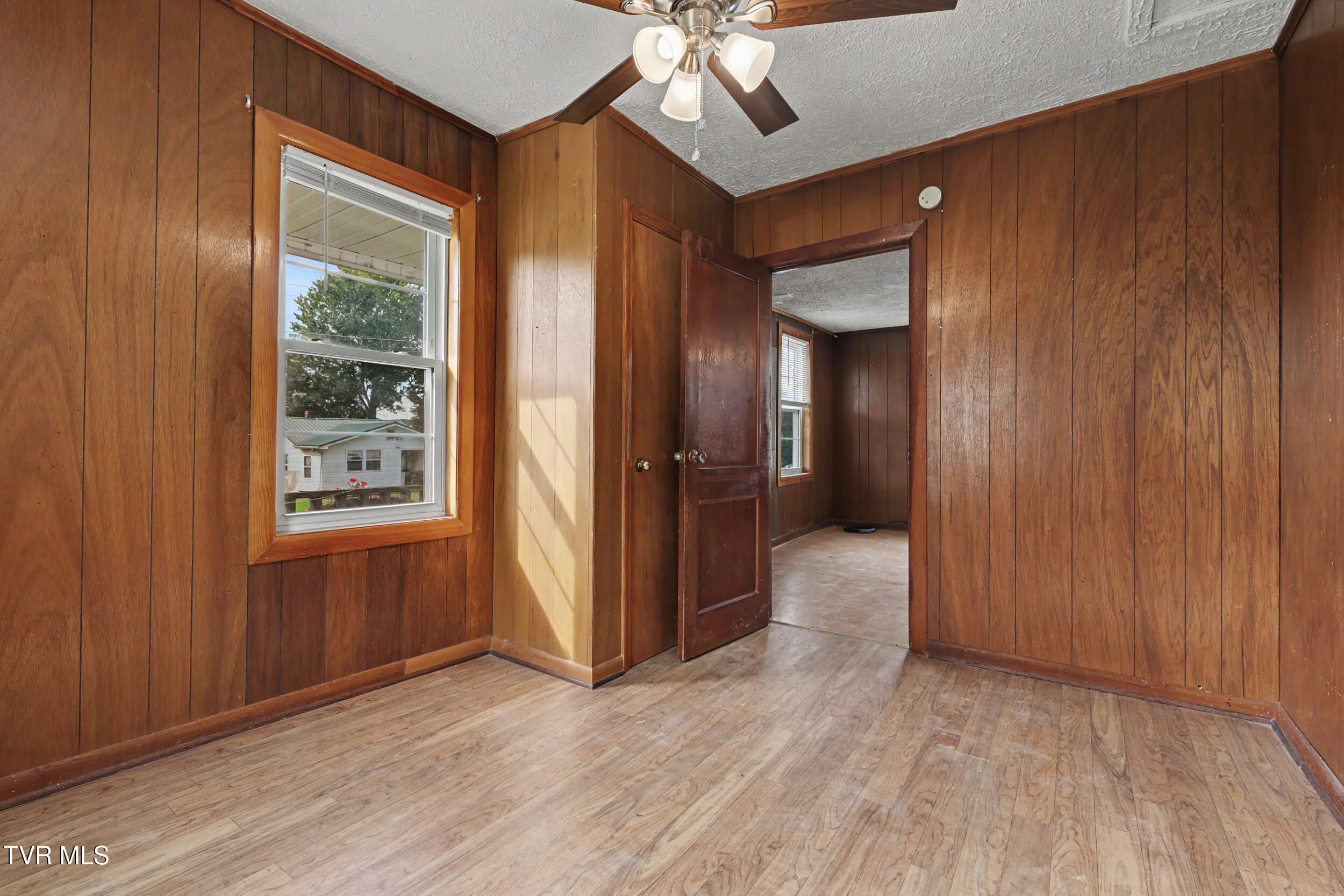 317 Biddle Street Greeneville, TN 37745 - Photo 21 of 39 16_img_0050