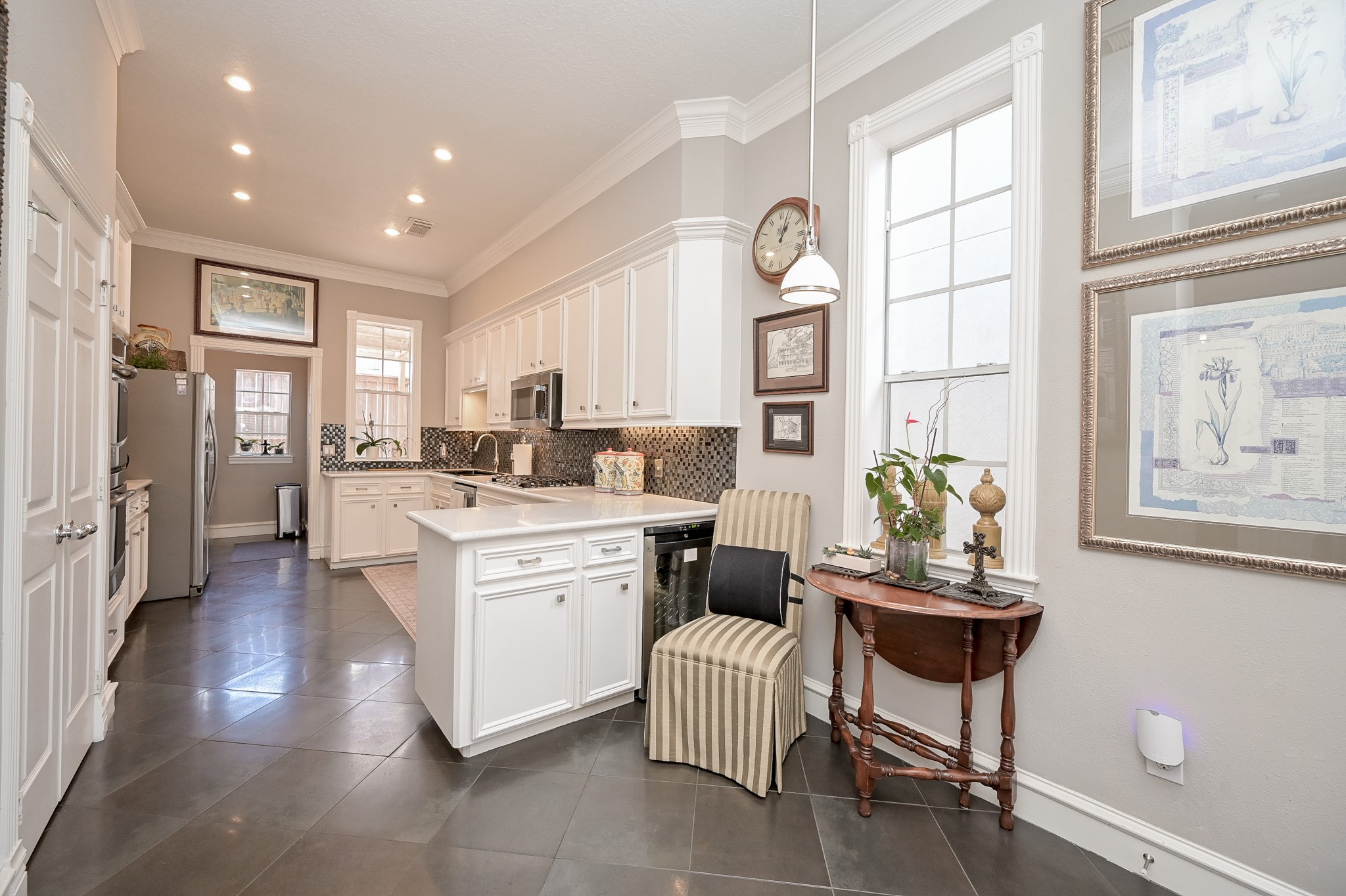 2301 Steel Street Houston, TX 77098 - Photo 9 of 34 Breakfast room