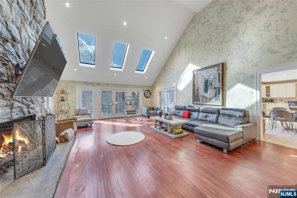 9 Cameron Road Saddle River, NJ 07458 - Photo 11 of 36