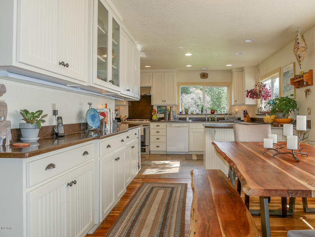 4109 Logsden Road Siletz, OR 97380 - Photo 4 of 40 Kitchen