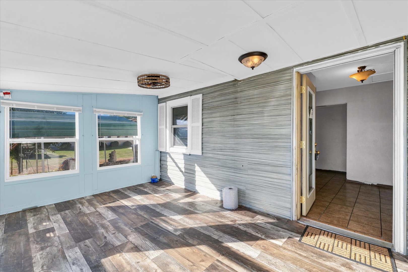 309 South Main Street Elliott, IL 60933 - Photo 10 of 44 a view of an entryway of the house