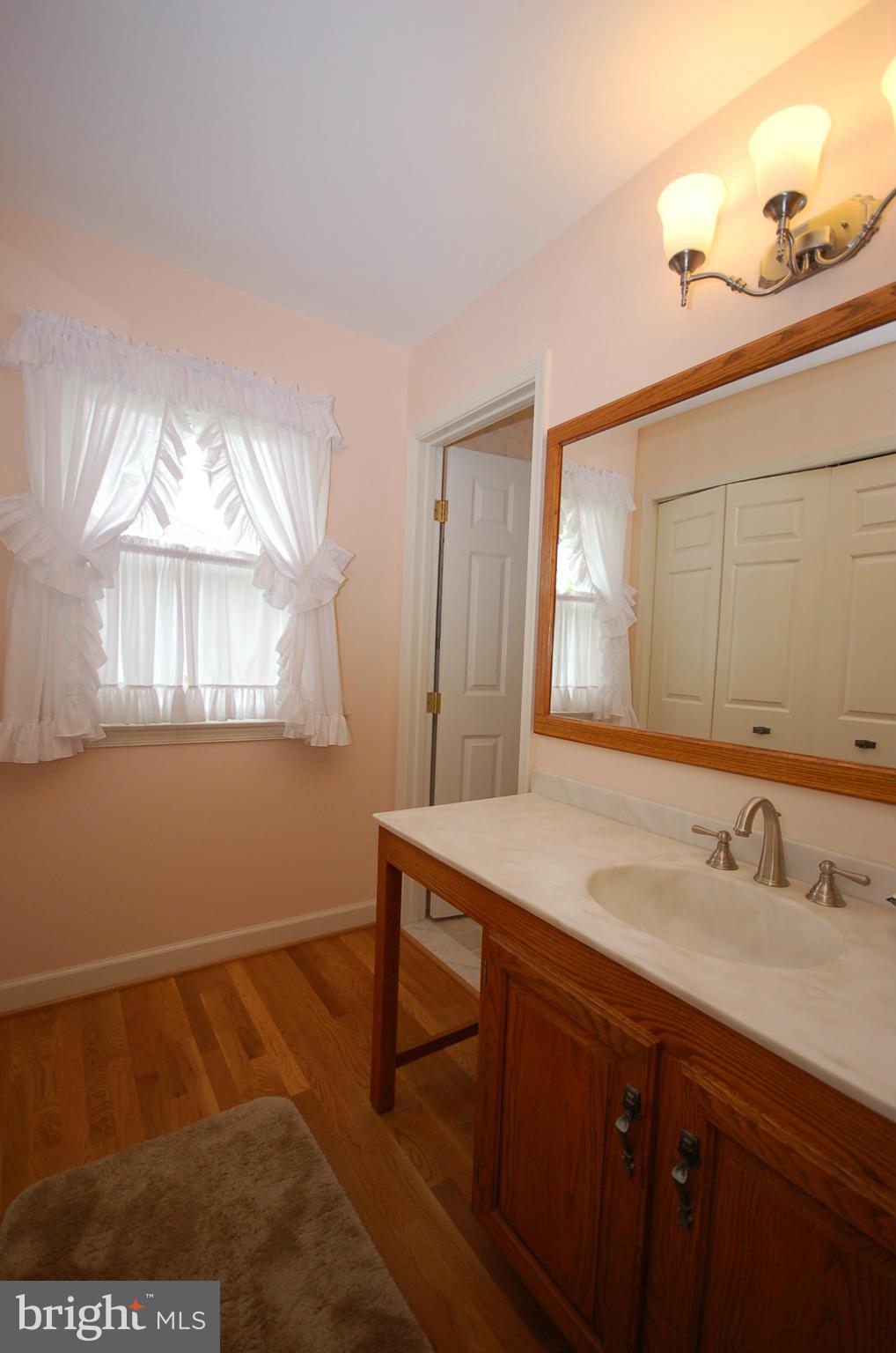 4109 Sir Walter Road Olney, MD 20832 - Photo 14 of 30 Bath (Master)