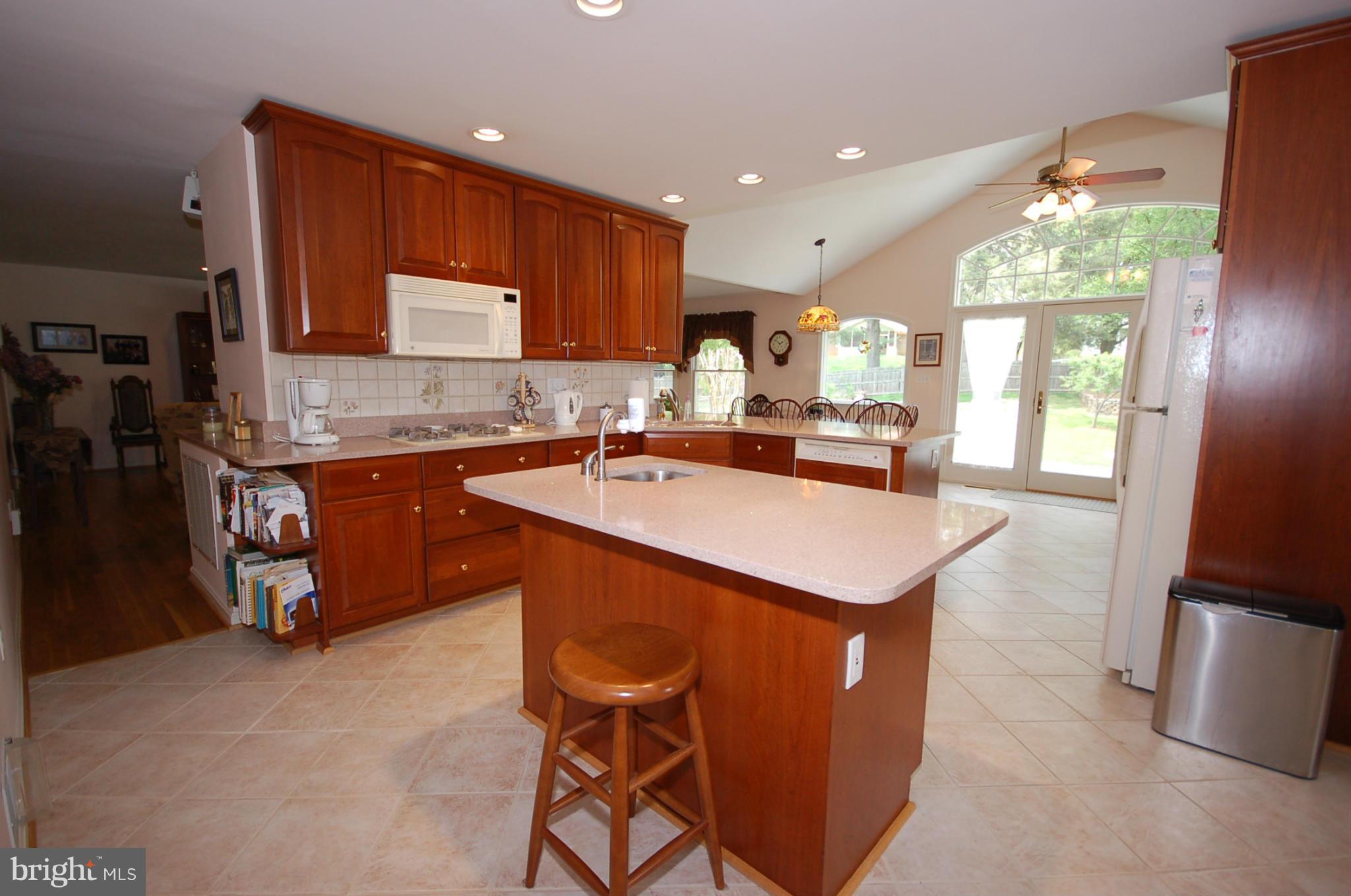 4109 Sir Walter Road Olney, MD 20832 - Photo 4 of 30 Kitchen
