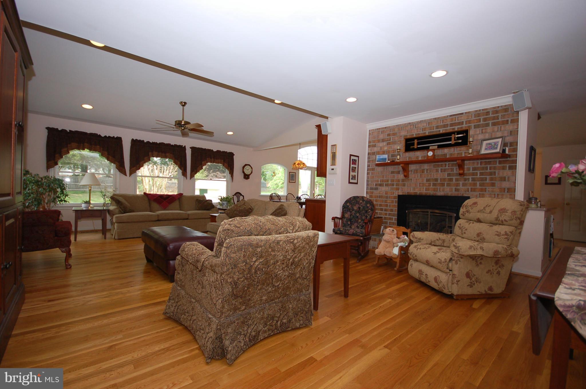 4109 Sir Walter Road Olney, MD 20832 - Photo 7 of 30 Family Room