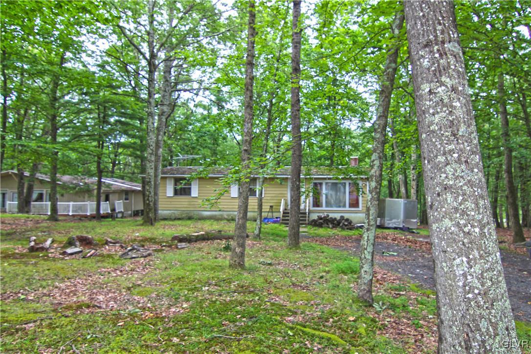 110 Hummingbird Trail Bushkill, PA 18324 - Photo 1 of 22 Gallery Image 1