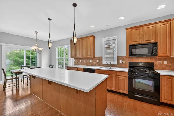 $499,900 | 19 Sunflower Street, Middletown, NY 10940