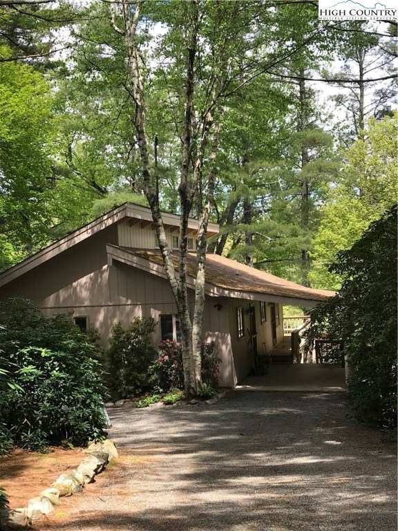 111 Rhododendron Loop Newland, NC 28657 - Photo 3 of 41 Gallery Image 3