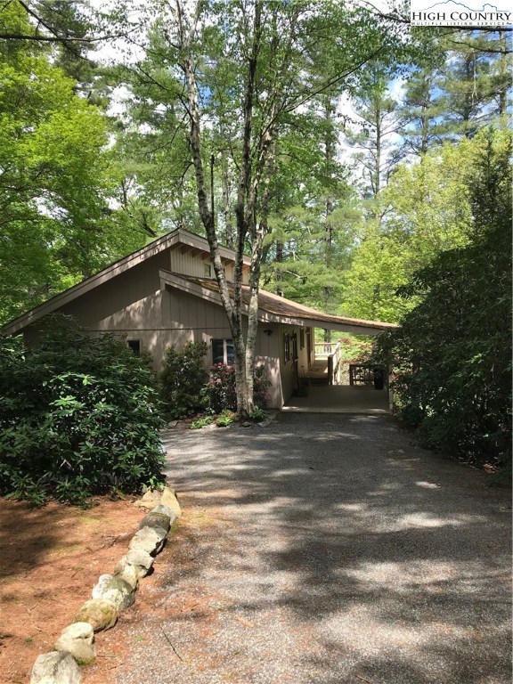 111 Rhododendron Loop Newland, NC 28657 - Photo 4 of 41 Gallery Image 4