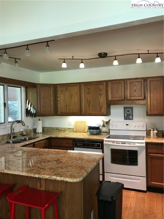 111 Rhododendron Loop Newland, NC 28657 - Photo 6 of 41 Gallery Image 6