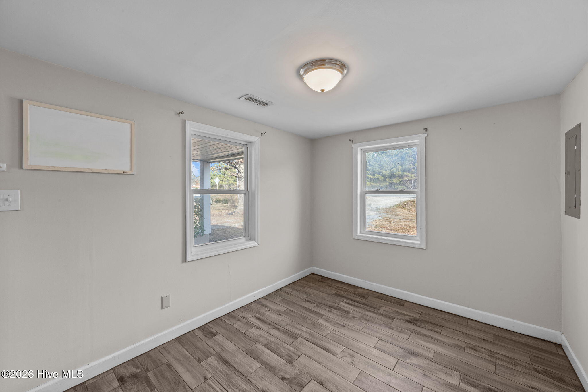 305 Washington Post Road New Bern, NC 28562 - Photo 8 of 25 10-web-or-mls-0C0A0470