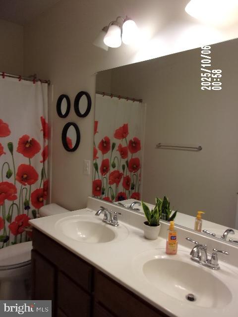 11612 Neon Road Fort Washington, MD 20744 - Photo 31 of 75 Upper Full Hall Bath