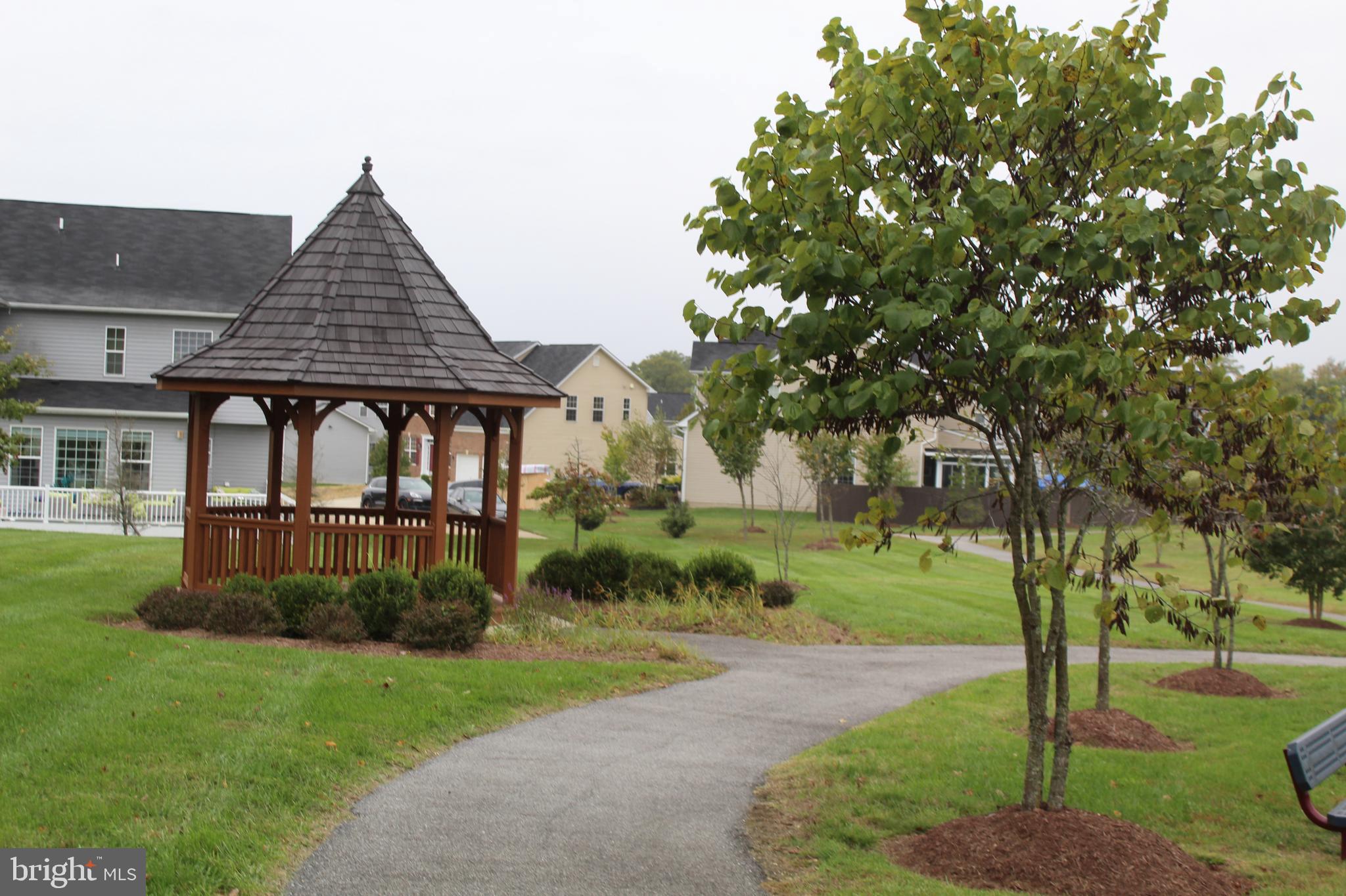 11612 Neon Road Fort Washington, MD 20744 - Photo 71 of 75 a front view of a house with garden
