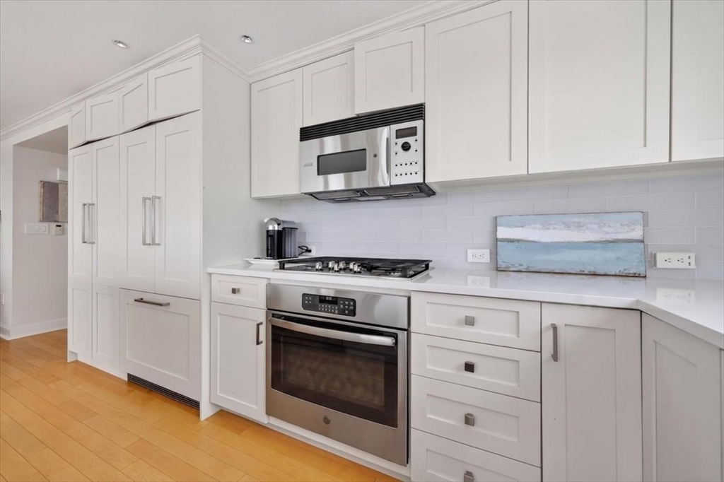 9 Beach Road Hingham, MA 02043 - Photo 9 of 34