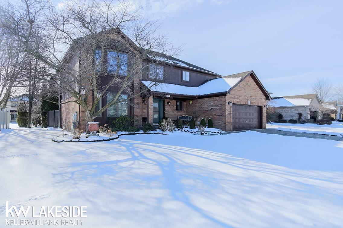 52358 Ten Point Drive Macomb, MI 48042 - Photo 2 of 52 50033593-1.JPG