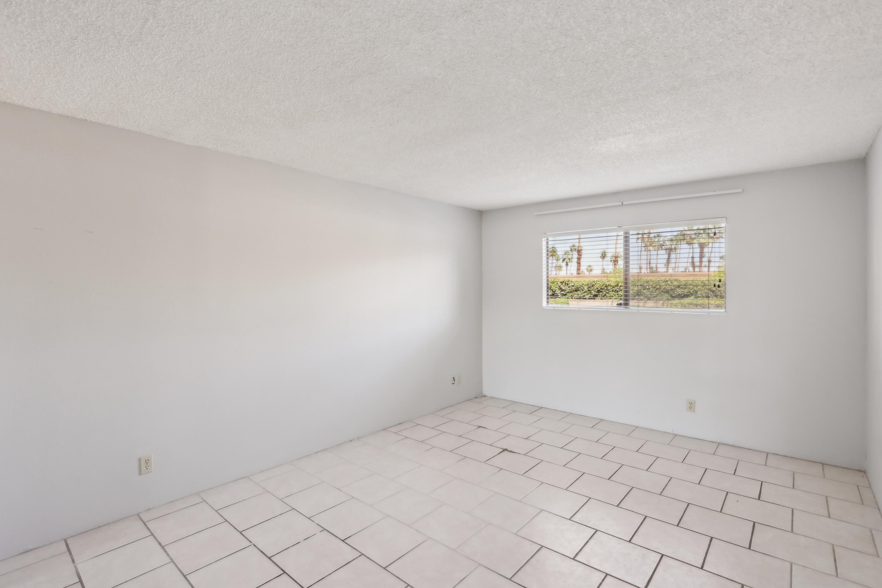 340 East San Jose Road, Unit 99 Palm Springs, CA 92264 - Photo 16 of 26 a view of an empty room