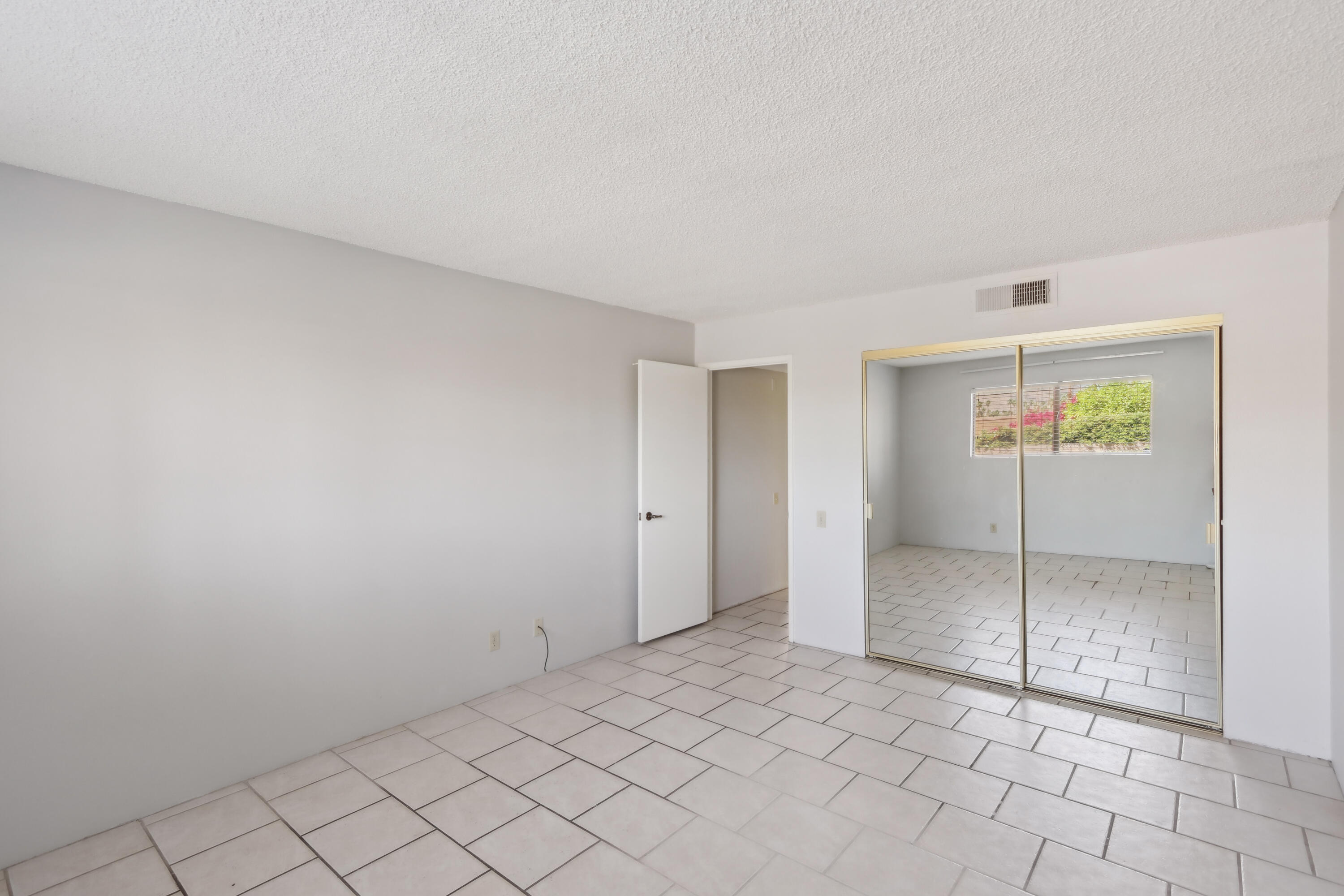 340 East San Jose Road, Unit 99 Palm Springs, CA 92264 - Photo 17 of 26 a view of an empty room