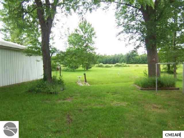 7750 East Jordan Road Mount Pleasant, MI 48858 - Photo 5 of 7 1769523-4.JPG
