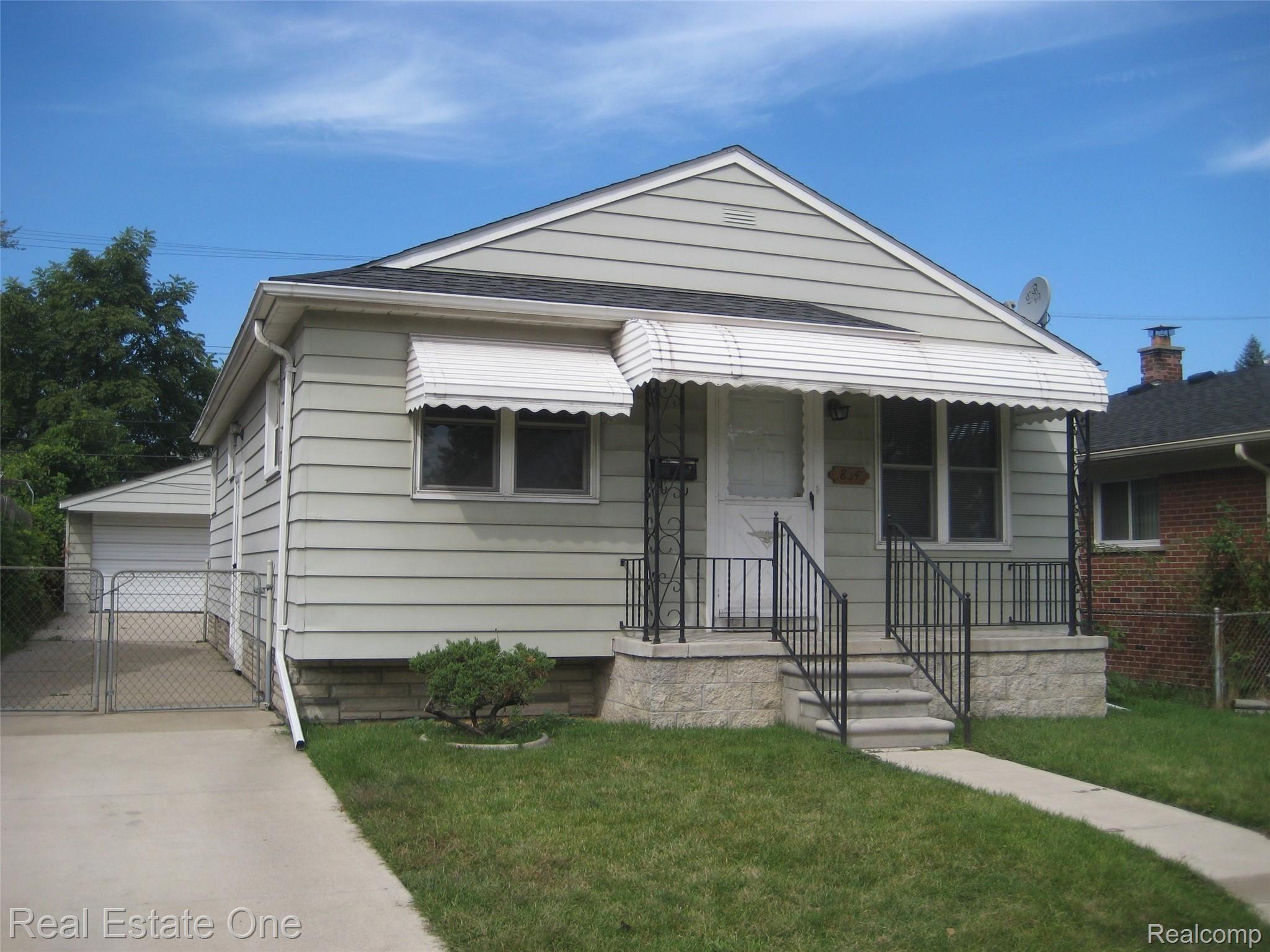 18641 Reed Street Melvindale, MI 48122 - Photo 1 of 20 IMG_2233.JPG