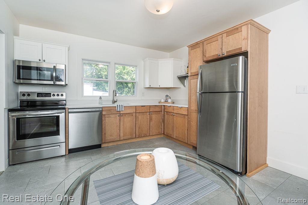 2392 West Auburn Road Rochester, MI 48309 - Photo 9 of 20