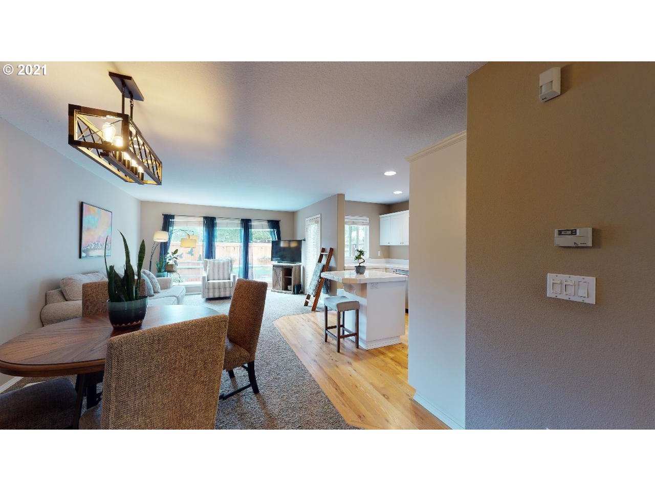 22060 Southwest Grahams Ferry Road, Unit C Tualatin, OR 97062 - Photo 2 of 16 Gallery Image 2