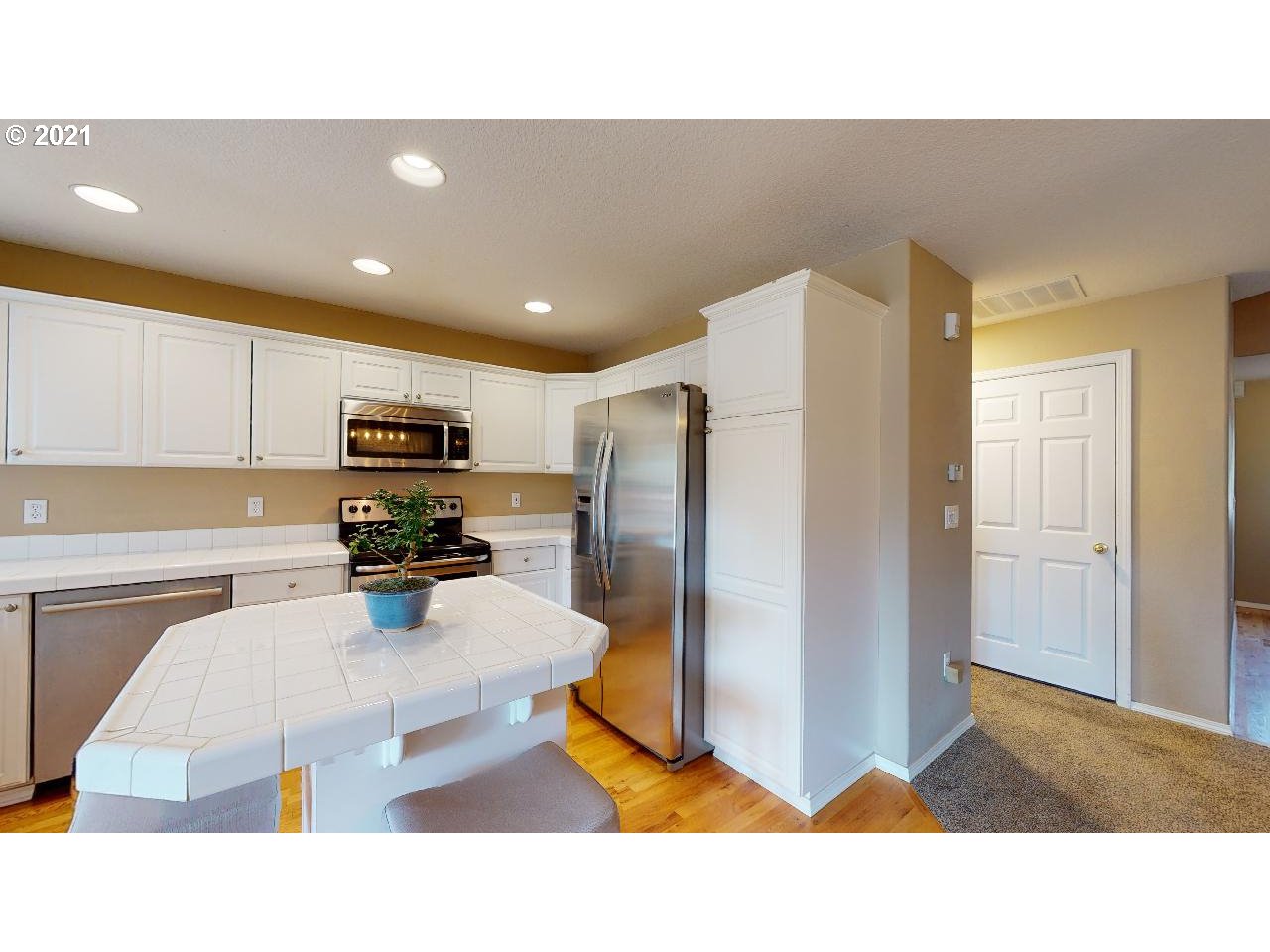 22060 Southwest Grahams Ferry Road, Unit C Tualatin, OR 97062 - Photo 6 of 16 Gallery Image 6