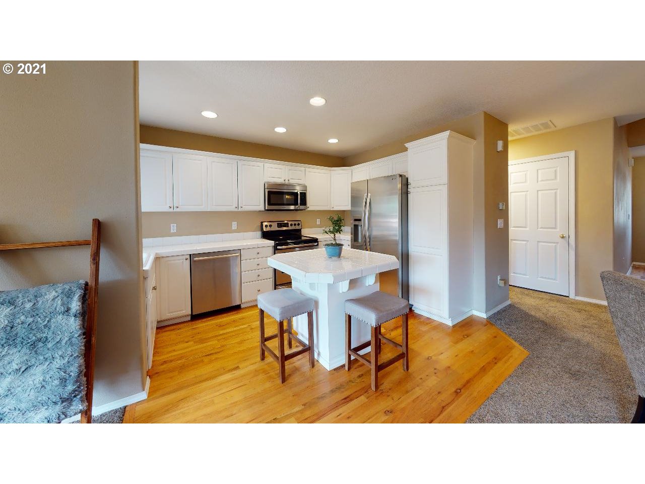 22060 Southwest Grahams Ferry Road, Unit C Tualatin, OR 97062 - Photo 8 of 16 Gallery Image 8
