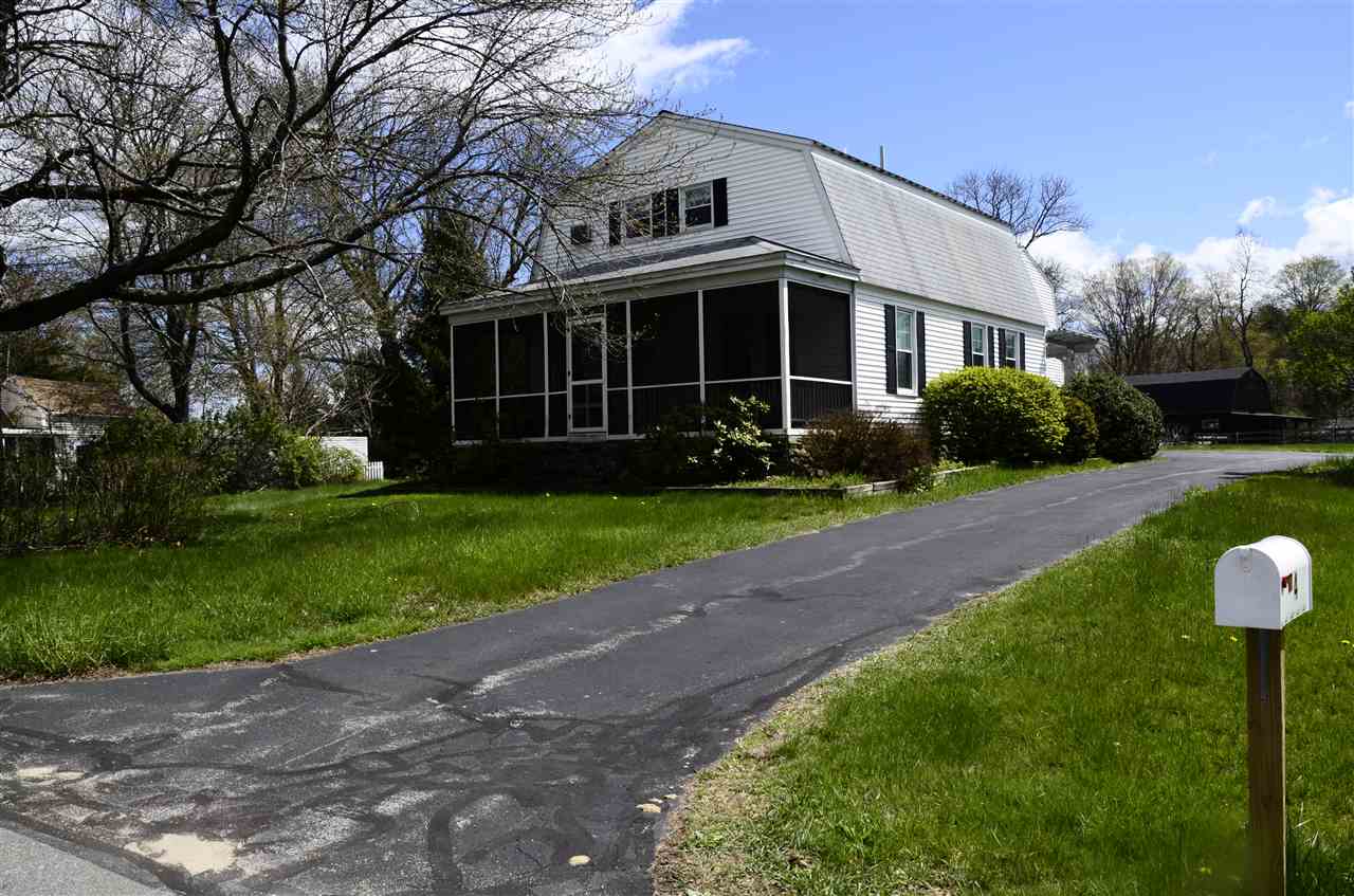 4 Hadley Road Newton, NH 03858 - Photo 2 of 20