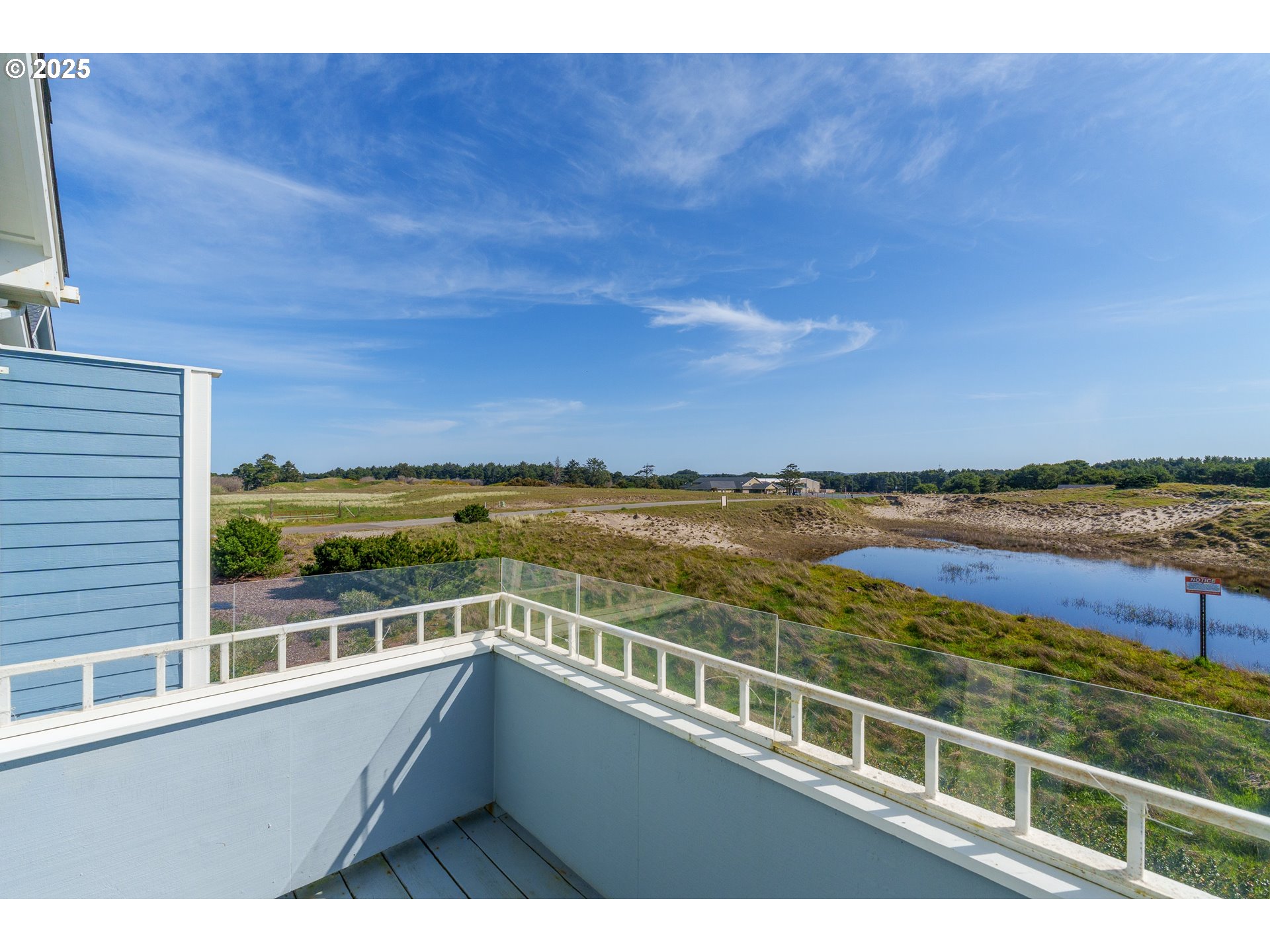 1327 Village Loop Bandon, OR 97411 - Photo 20 of 38 a view of city and ocean