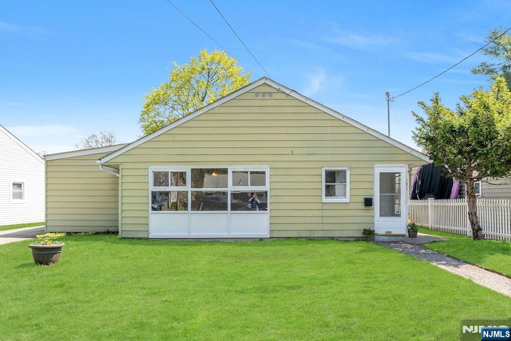 191 Howard Avenue Rochelle Park, NJ 07662 - Photo 2 of 15