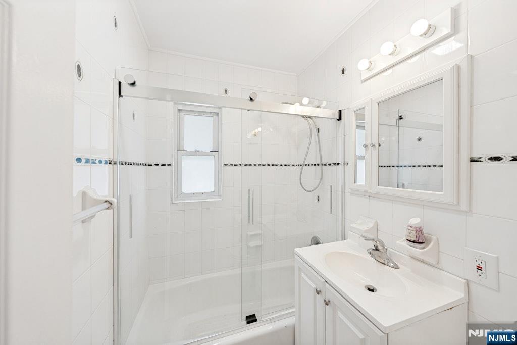 191 Howard Avenue Rochelle Park, NJ 07662 - Photo 9 of 15