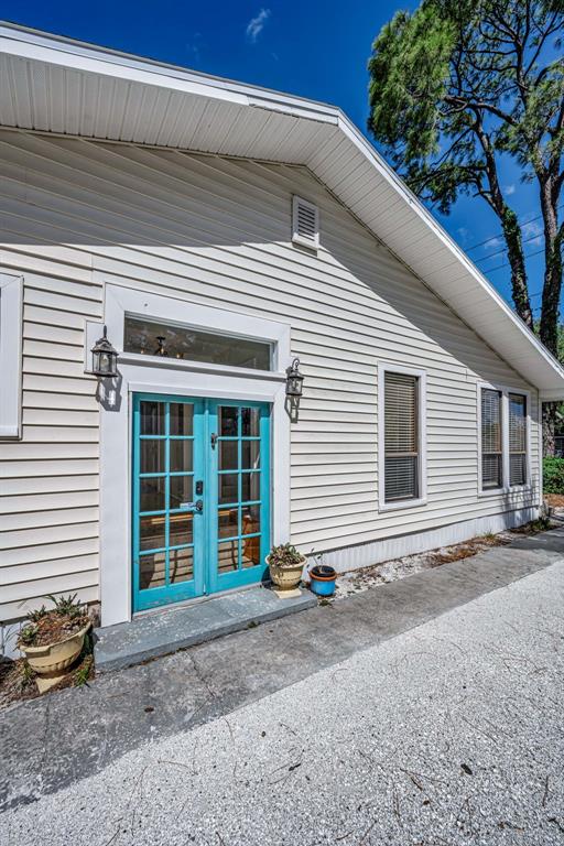 525 Bay Street Dunedin, FL 34698 - Photo 35 of 38 a front view of a house