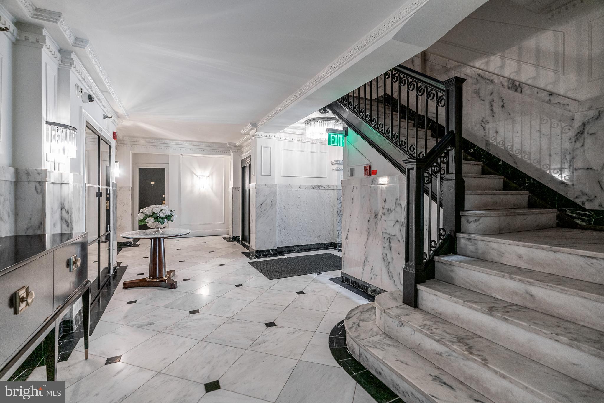 2201 Chestnut Street, Unit 204 Philadelphia, PA 19103 - Photo 21 of 24 Building foyer