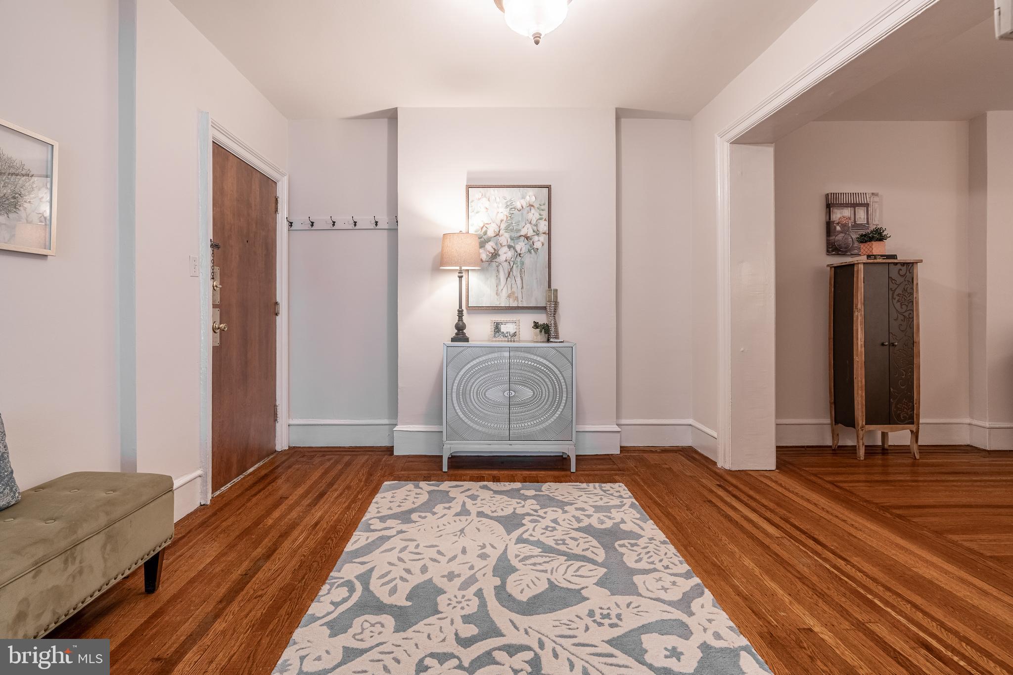 2201 Chestnut Street, Unit 204 Philadelphia, PA 19103 - Photo 4 of 24 Foyer