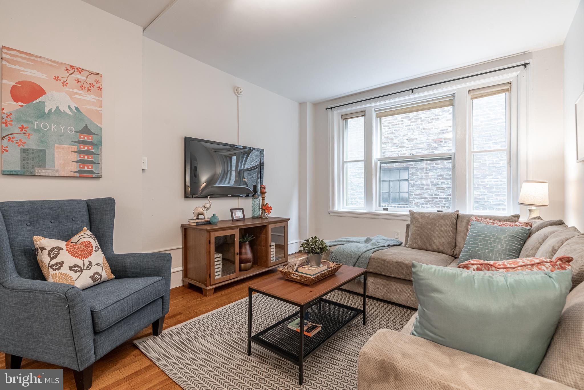 2201 Chestnut Street, Unit 204 Philadelphia, PA 19103 - Photo 7 of 24 Living room