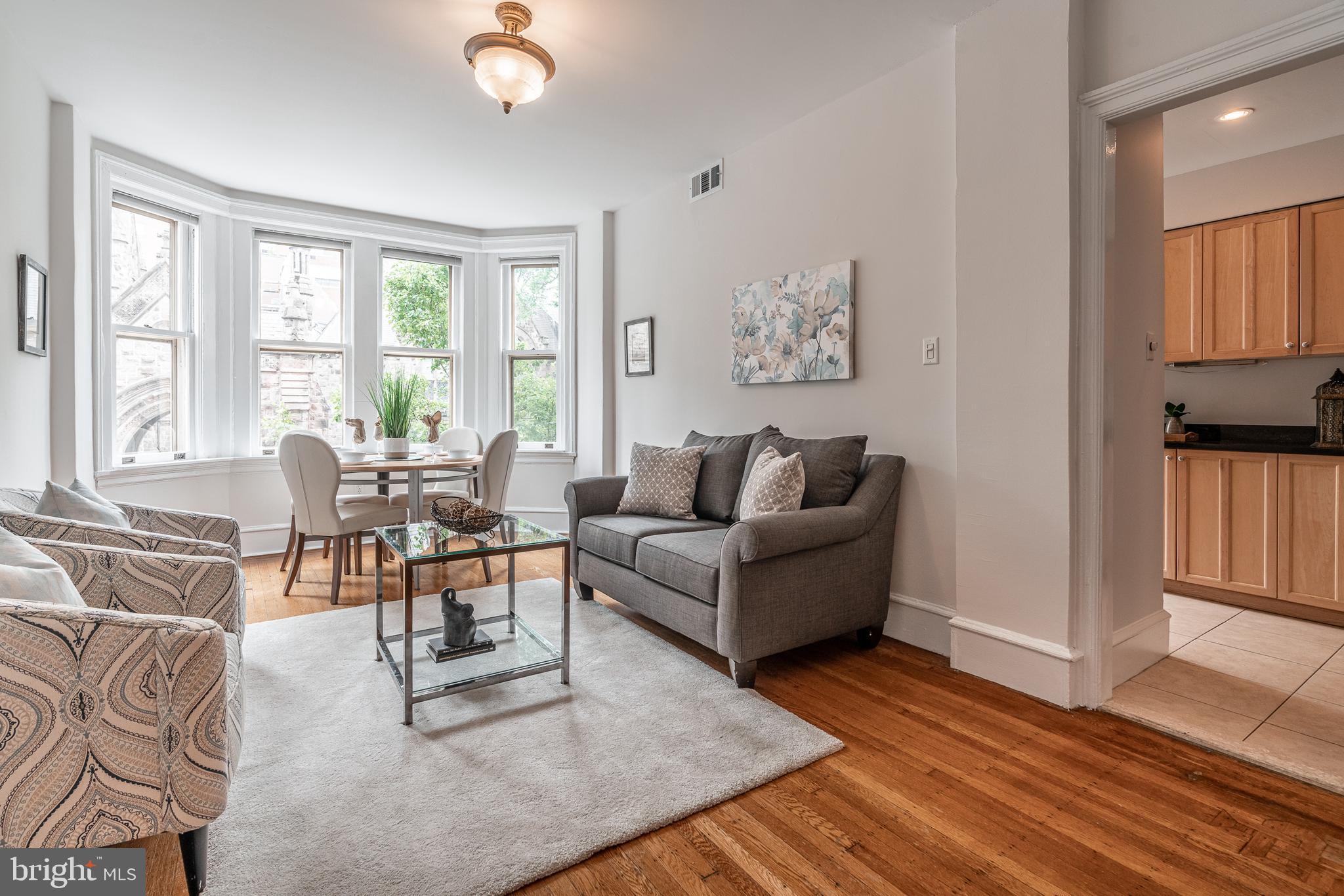 2201 Chestnut Street, Unit 204 Philadelphia, PA 19103 - Photo 9 of 24 Dining and sitting area