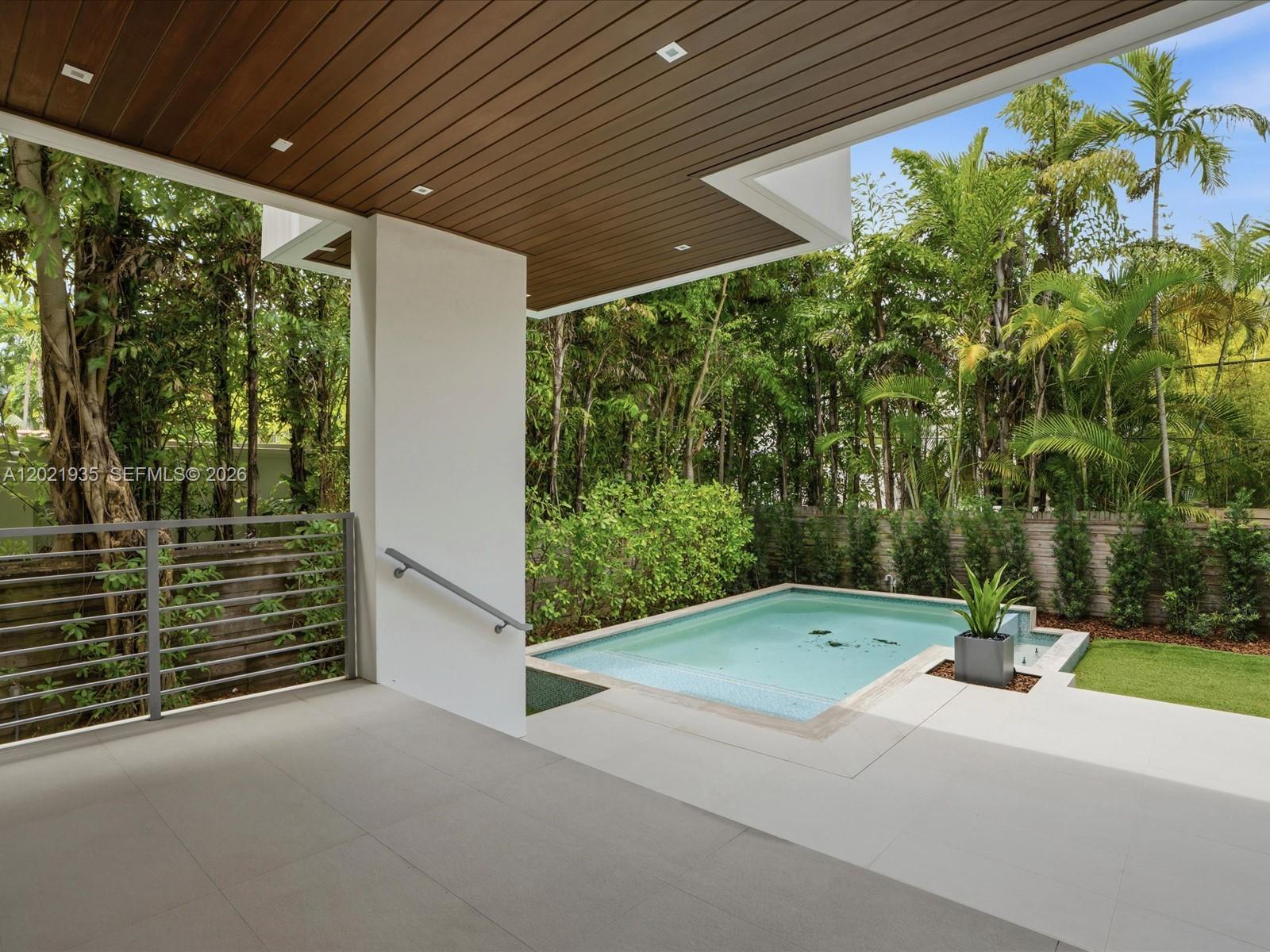 125 Hampton Lane Key Biscayne, FL 33149 - Photo 21 of 81