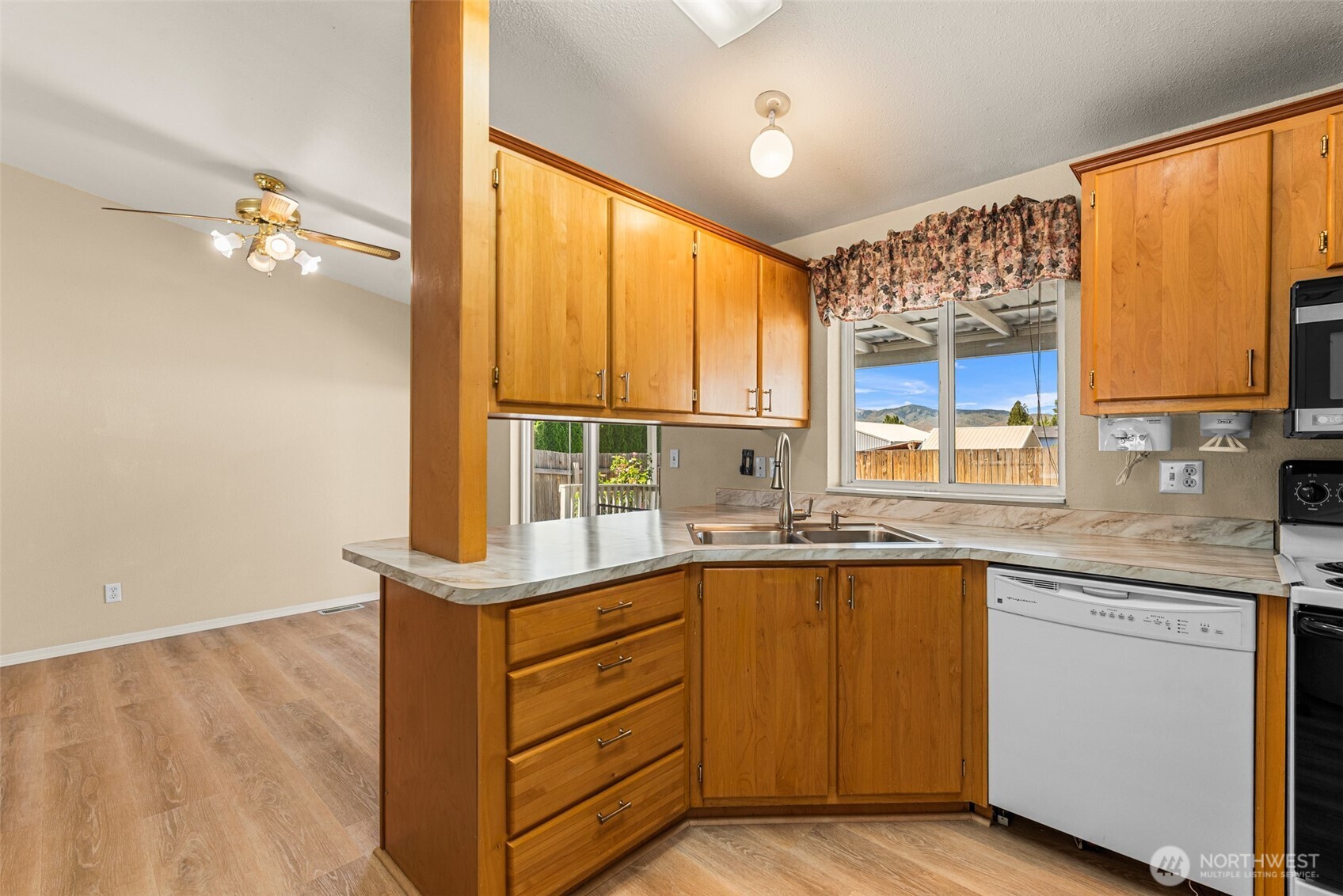 425 Nightengale Place East Wenatchee, WA 98802 - Photo 13 of 37