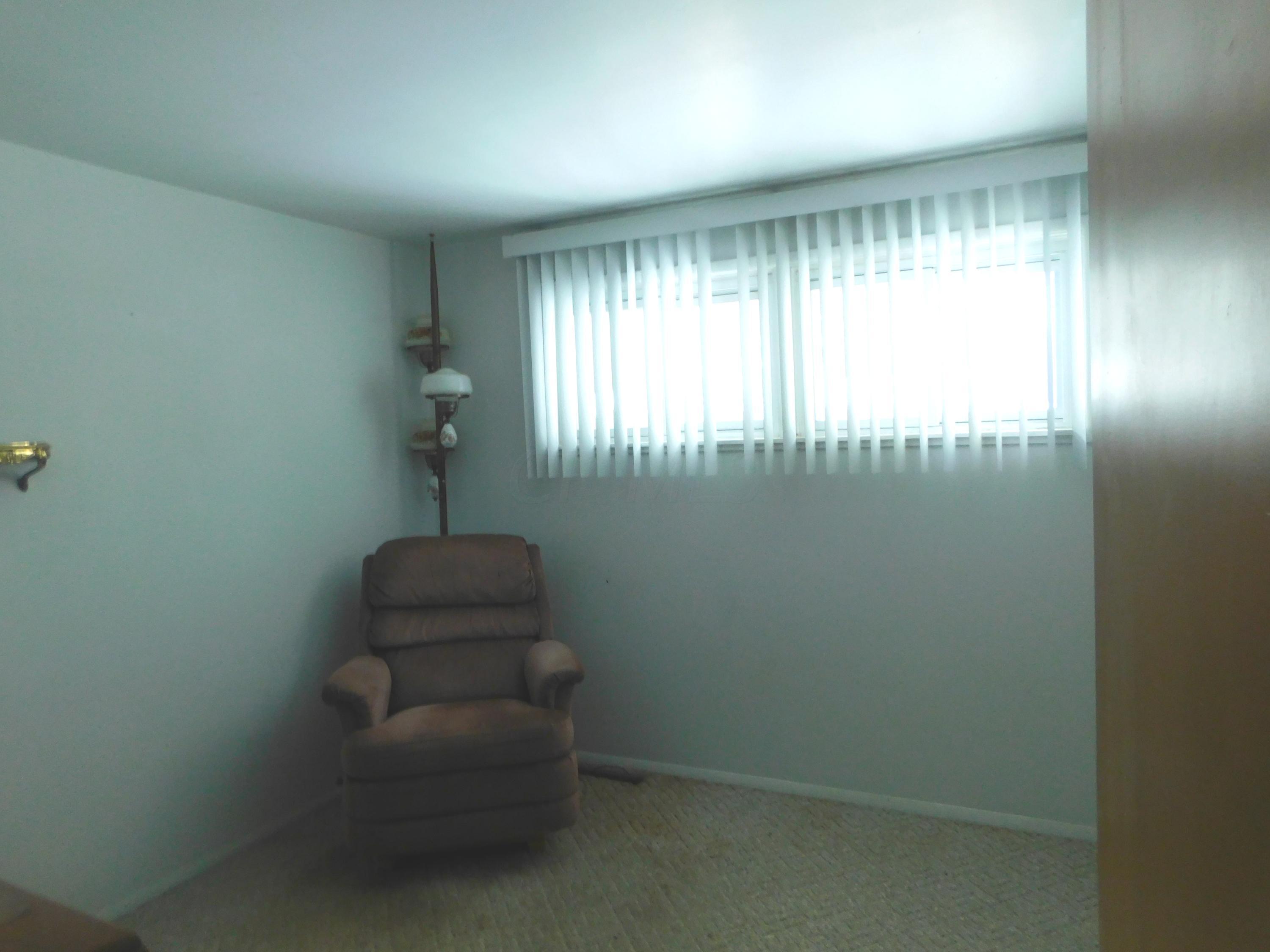 2152 Case Road Columbus, OH 43224 - Photo 8 of 10