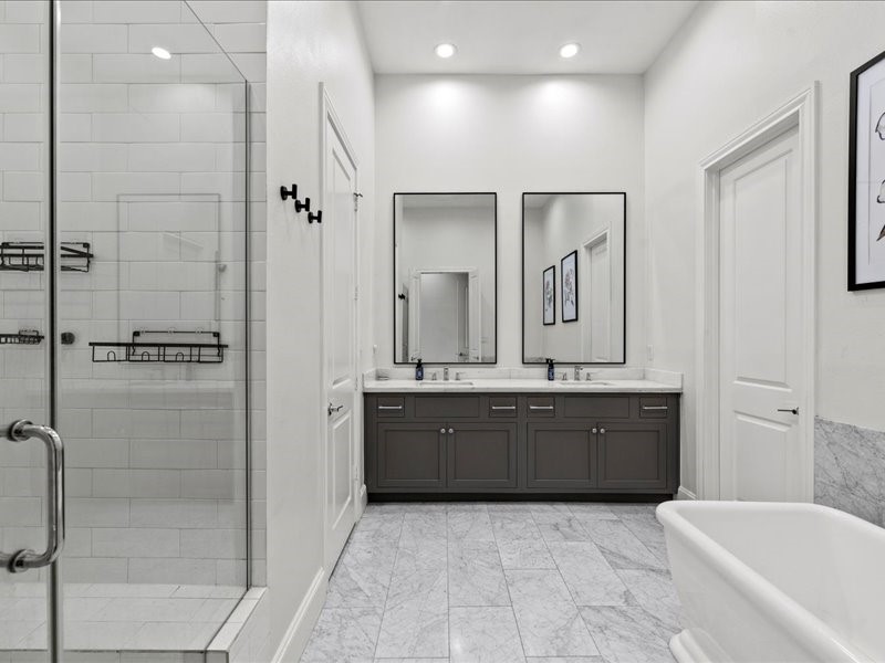 2605 Maxroy Street Houston, TX 77007 - Photo 4 of 36