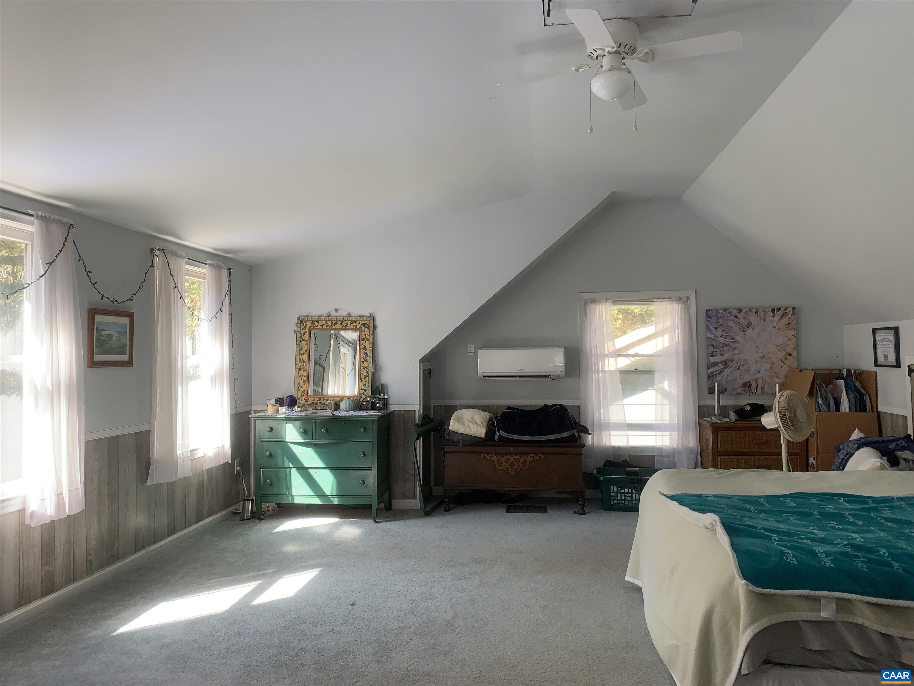 3034 Thrift Road Madison, VA 22727 - Photo 13 of 26 a living room with furniture and a table