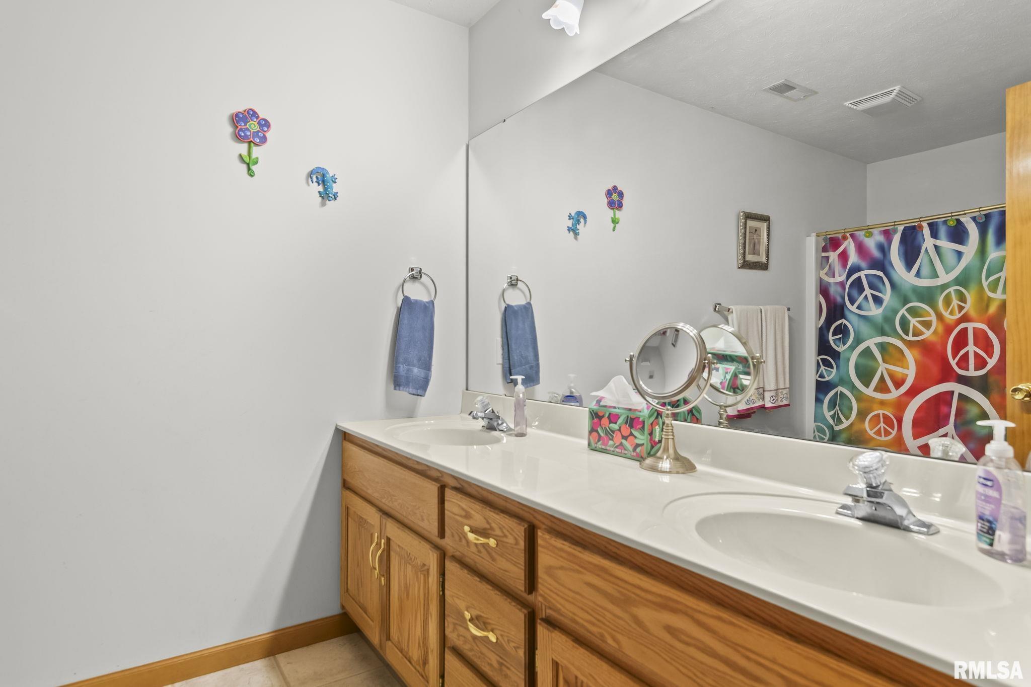 3908 Thackeray Drive Springfield, IL 62711 - Photo 34 of 43
