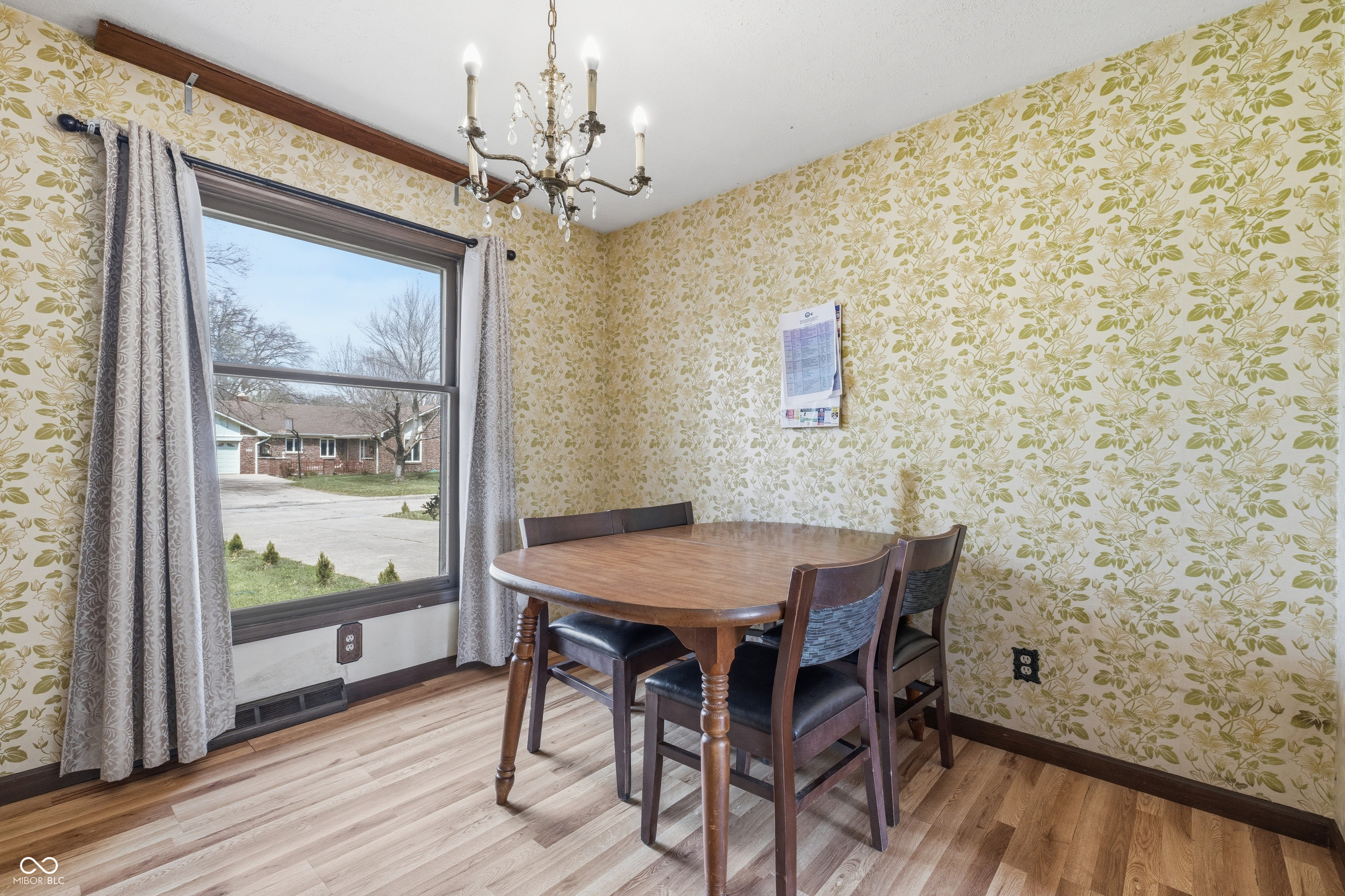 645 Boulder Road Indianapolis, IN 46217 - Photo 11 of 31