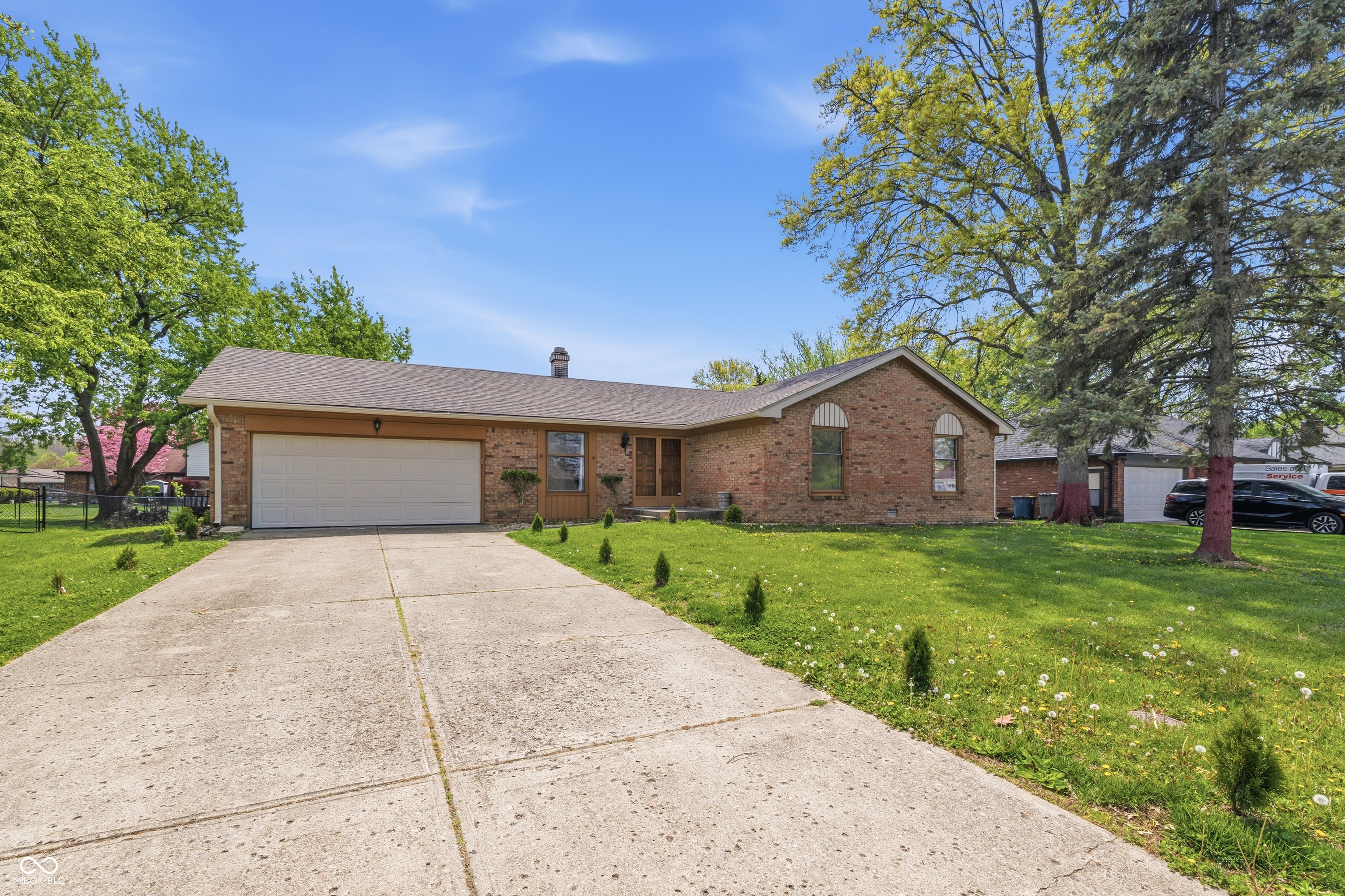 645 Boulder Road Indianapolis, IN 46217 - Photo 2 of 31
