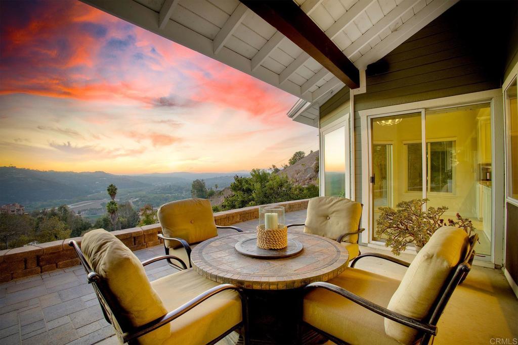 Relax & enjoy the view along with gentle afternoon breezes in beautiful Bonsall!
