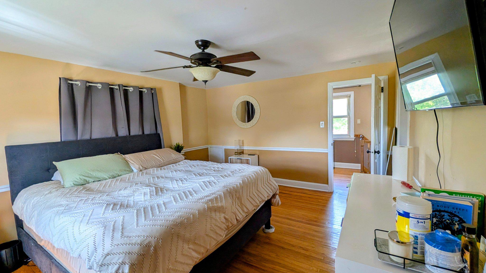 89 Worrell Drive Springfield, PA 19064 - Photo 21 of 36 Cozy primary bedroom retreat.