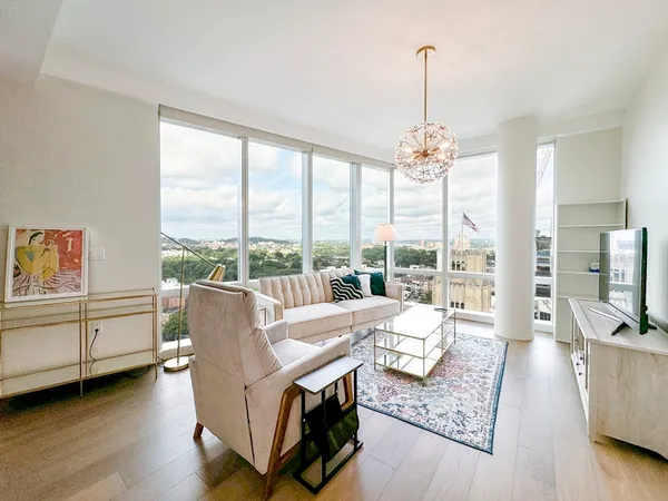 $5,200 | 188 Brookline Avenue, Unit 20C, Boston, MA 02215