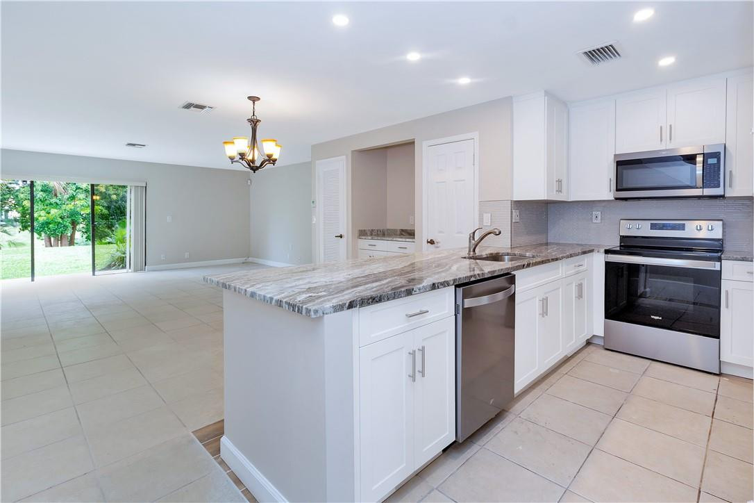 375 Canal Point North, Unit 1020 Delray Beach, FL 33444 - Photo 1 of 22 Photo 1