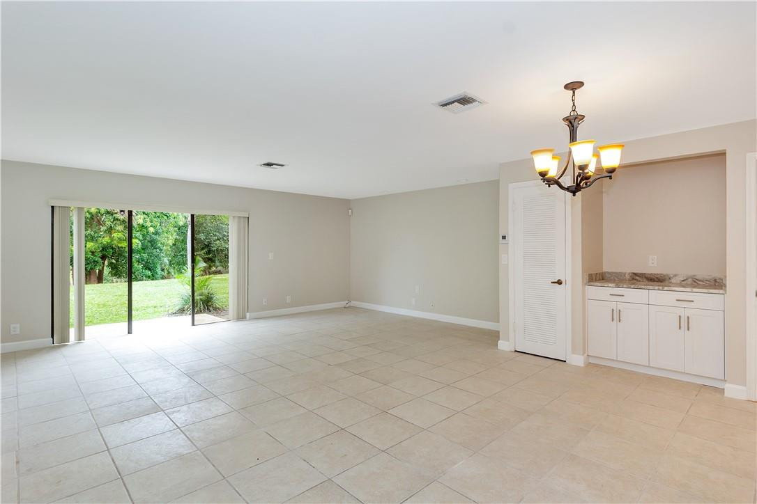 375 Canal Point North, Unit 1020 Delray Beach, FL 33444 - Photo 6 of 22 Photo 6