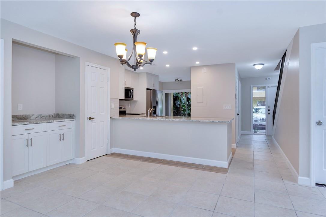 375 Canal Point North, Unit 1020 Delray Beach, FL 33444 - Photo 7 of 22 Photo 7